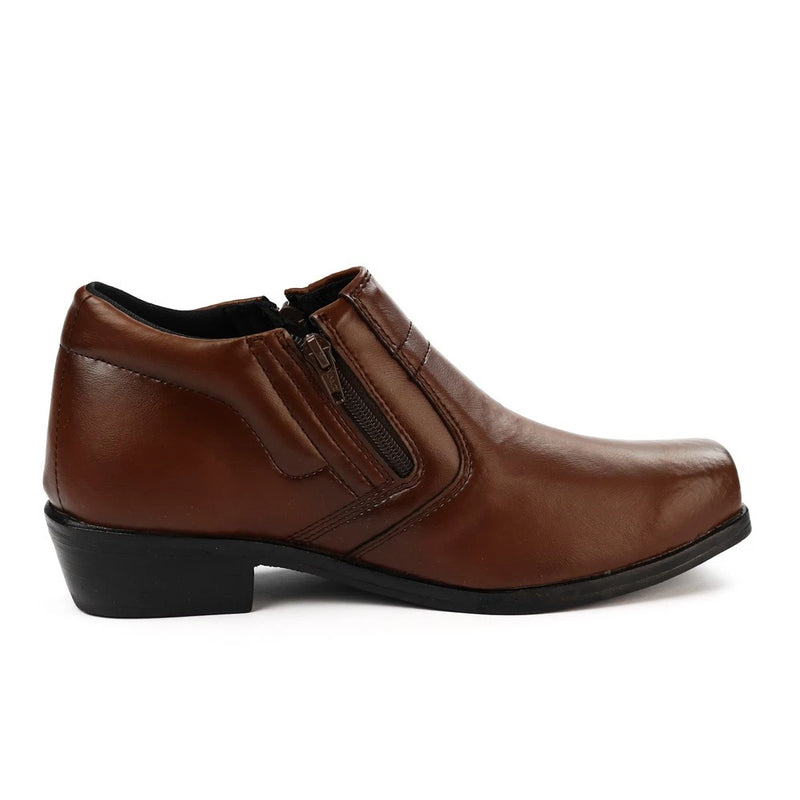 👞🕶 Transforme seu estilo com o Kit Bota Coturno Masculino Caterpillar! 🚶‍♂ - Barbeiro Expresso